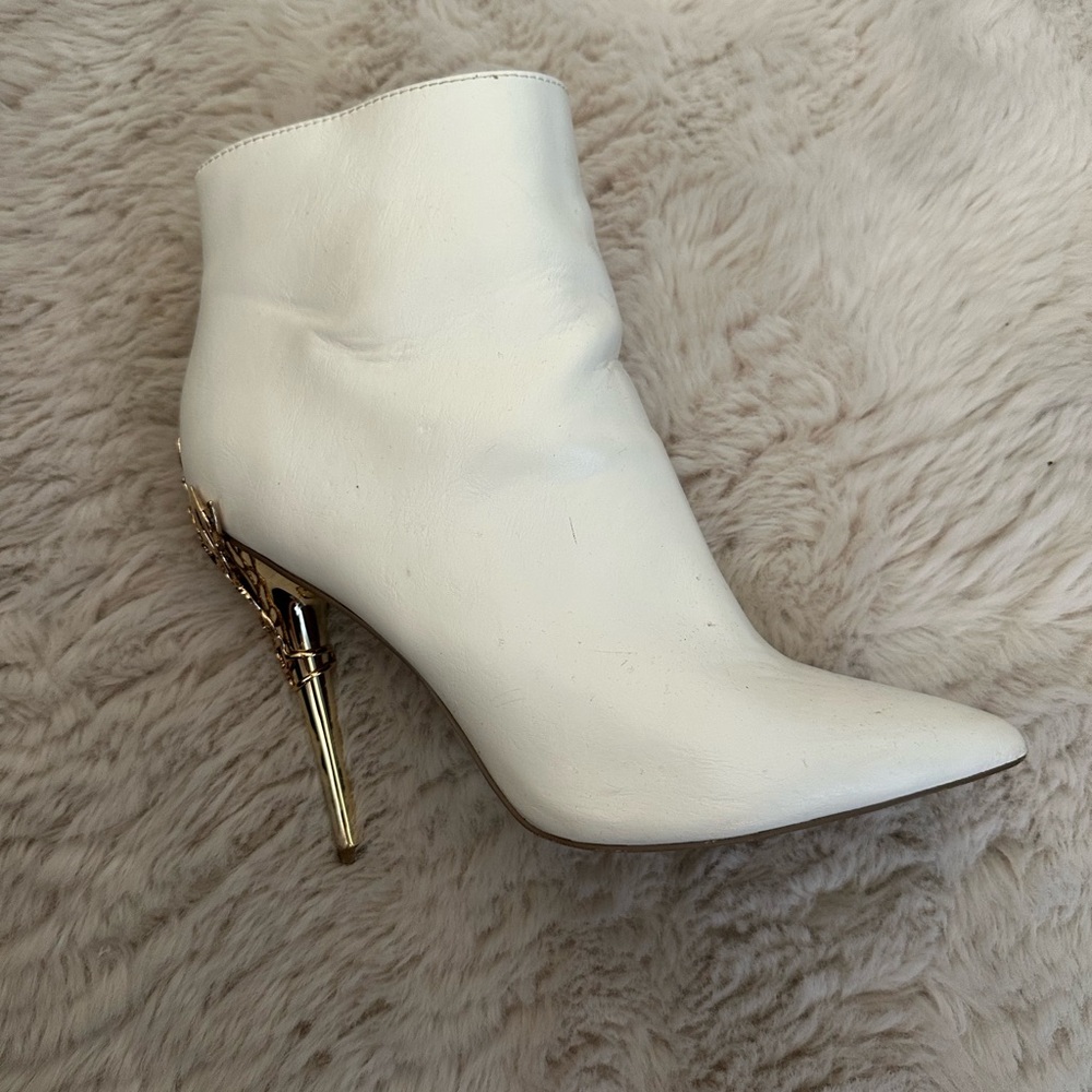 JustFab White Heeled Boots with Gold Accent